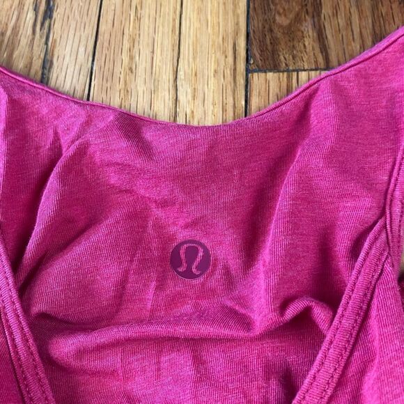 🪦Lululemon Vita Racer Tank
Heathered Bumble Berry size 6 - Picture 9 of 10